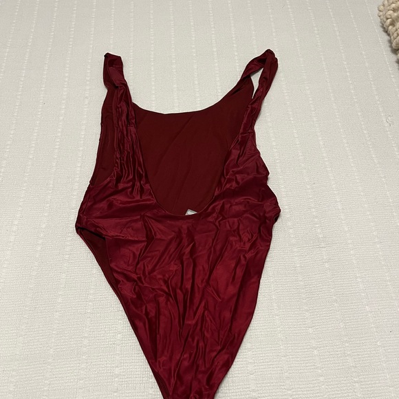 Large aerie swimsuit low back high cut sides - Picture 2 of 3